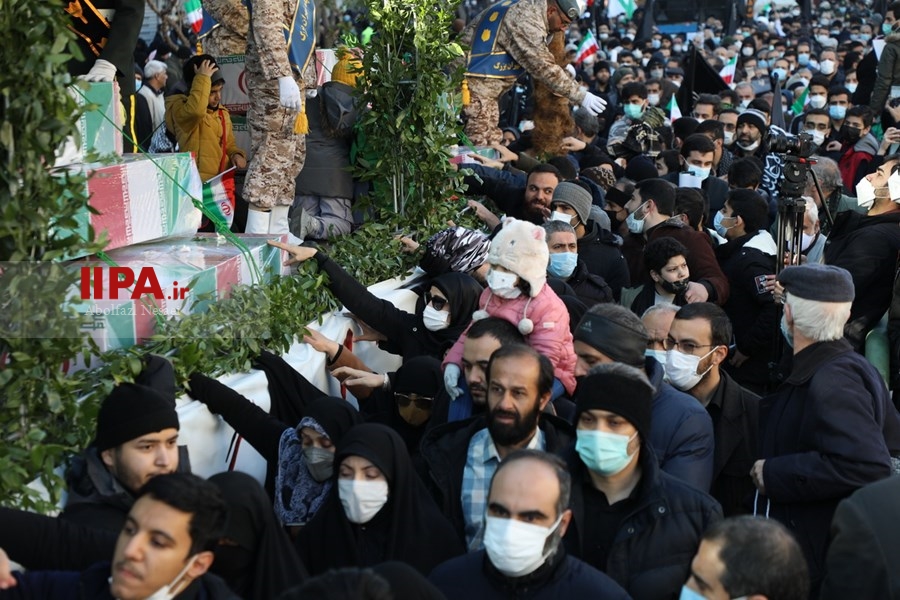   تشییع پیکرهای ۱۵۰ شهید گمنام  دفاع مقدس در تهران