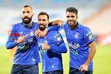   دیدار تیم‌های فوتبال استقلال و مس رفسنجان