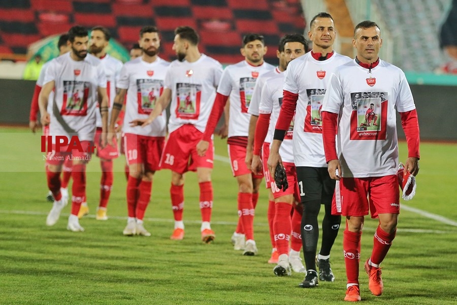   دیدار تیم‌های فوتبال پرسپولیس و فجر سپاسی