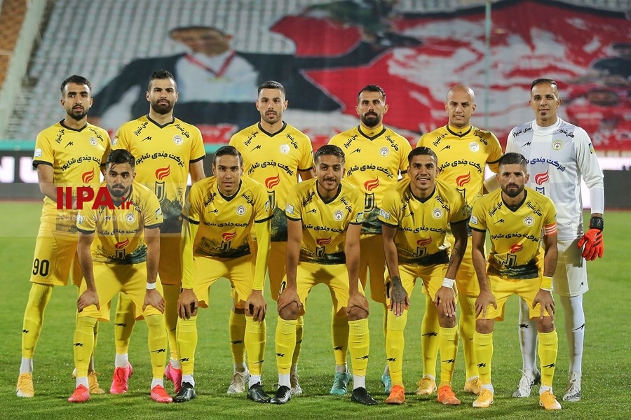   دیدار تیم‌های فوتبال پرسپولیس و فجر سپاسی