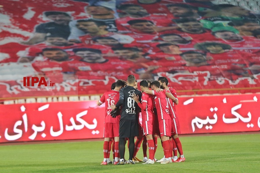   دیدار تیم‌های فوتبال پرسپولیس و فجر سپاسی
