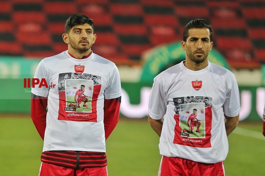   دیدار تیم‌های فوتبال پرسپولیس و فجر سپاسی