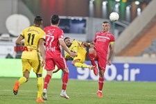   دیدار تیم‌های فوتبال پرسپولیس و فجر سپاسی