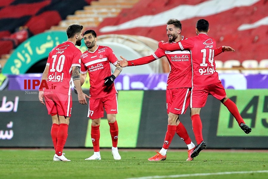   دیدار تیم‌های فوتبال پرسپولیس و فولاد خوزستان