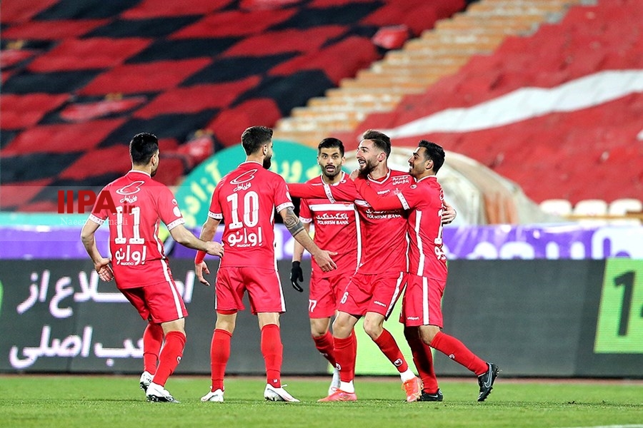   دیدار تیم‌های فوتبال پرسپولیس و فولاد خوزستان