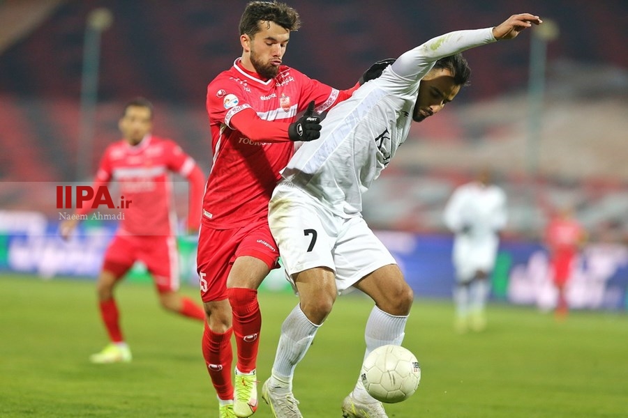   دیدار تیم‌های فوتبال پرسپولیس و فولاد خوزستان
