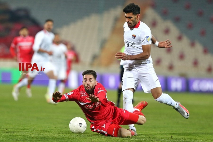   دیدار تیم‌های فوتبال پرسپولیس و فولاد خوزستان