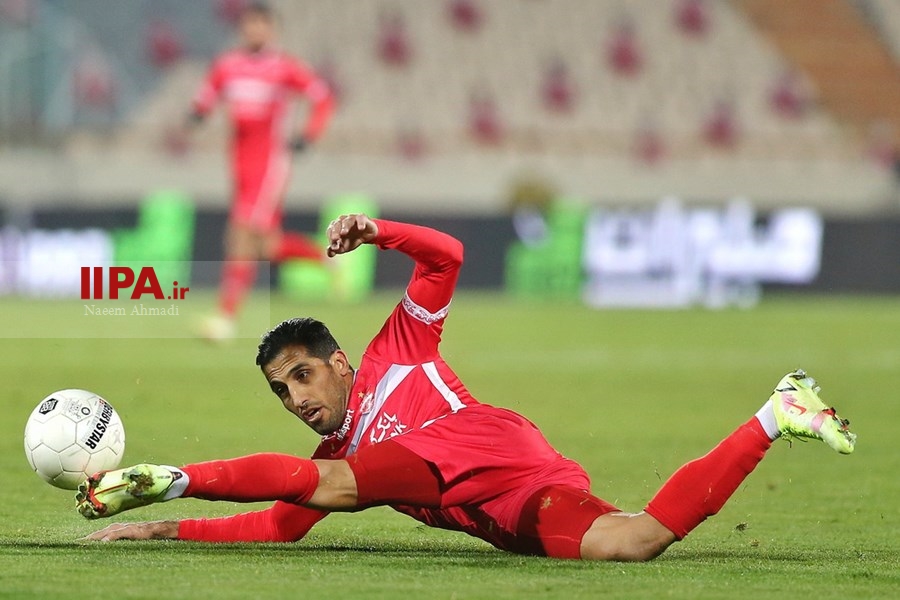   دیدار تیم‌های فوتبال پرسپولیس و فولاد خوزستان