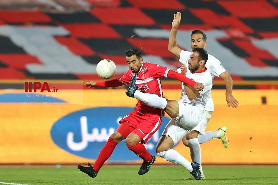   دیدار تیم‌های فوتبال پرسپولیس و فولاد خوزستان