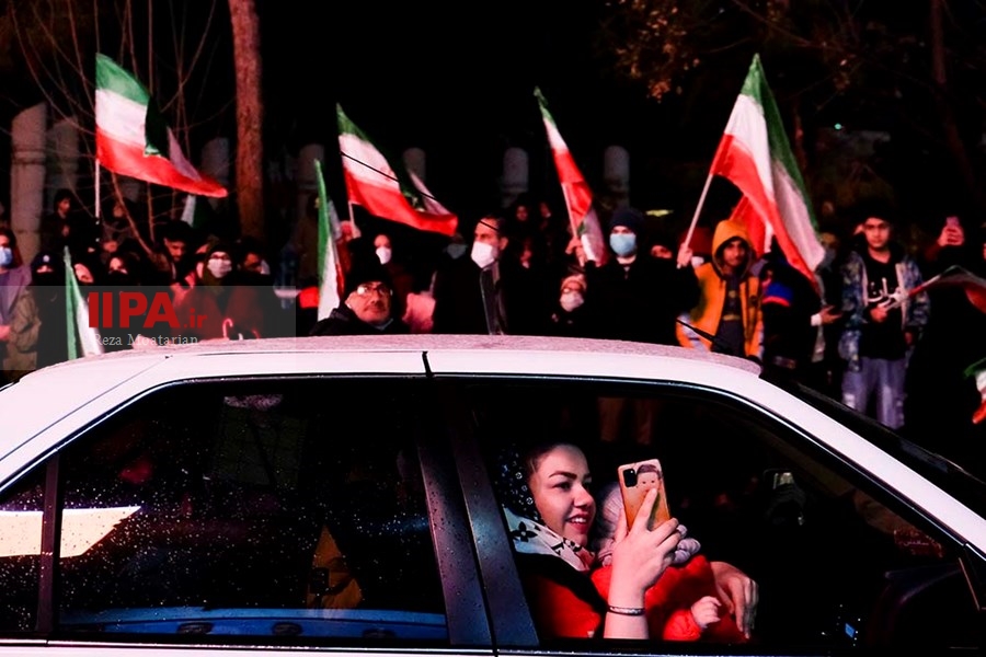   شادی مردم تهران ‍ پس از صعود تیم ملی فوتبال به جام جهانی قطر