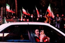   شادی مردم تهران ‍ پس از صعود تیم ملی فوتبال به جام جهانی قطر