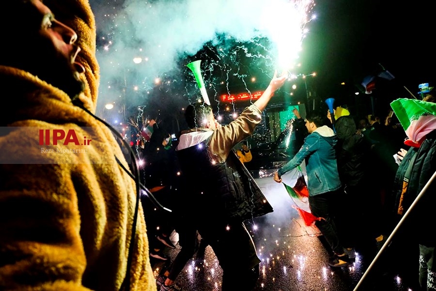   شادی مردم تهران ‍ پس از صعود تیم ملی فوتبال به جام جهانی قطر