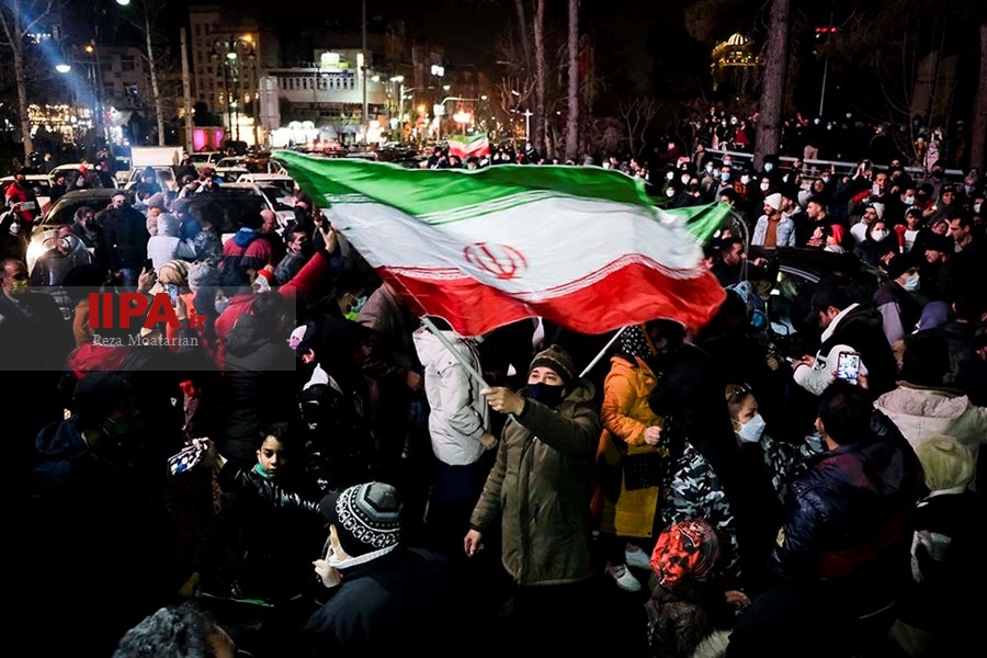   شادی مردم تهران ‍ پس از صعود تیم ملی فوتبال به جام جهانی قطر
