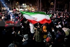   شادی مردم تهران ‍ پس از صعود تیم ملی فوتبال به جام جهانی قطر