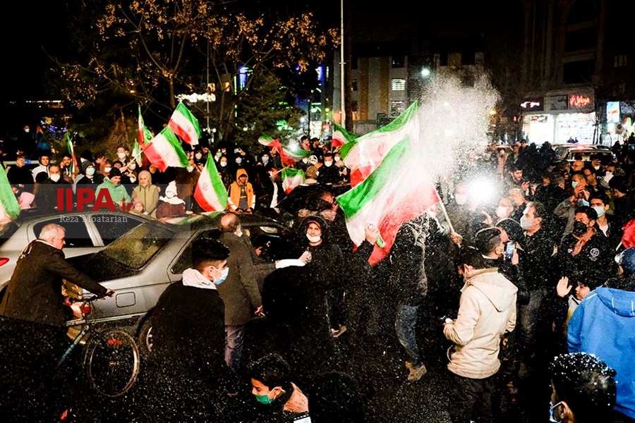   شادی مردم تهران ‍ پس از صعود تیم ملی فوتبال به جام جهانی قطر