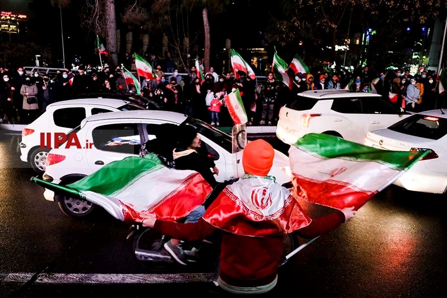   شادی مردم تهران ‍ پس از صعود تیم ملی فوتبال به جام جهانی قطر