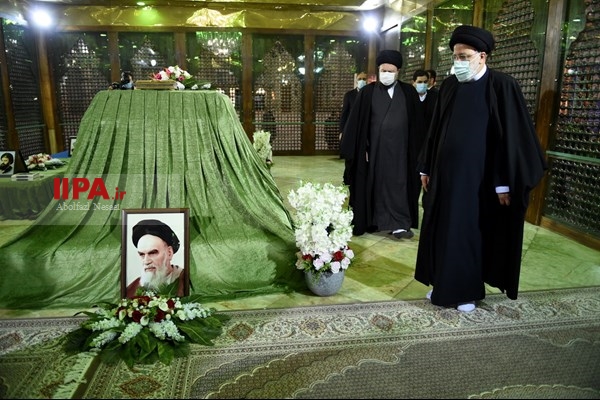 تجدید میثاق رئیس جمهور و هیات دولت با آرمان های امام خمینی (ره) و شهدای انقلاب