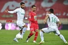   دیدار تیم‌های فوتبال پرسپولیس و آلومینیوم