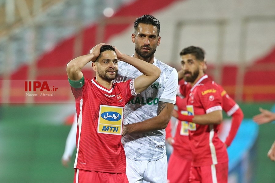   دیدار تیم‌های فوتبال پرسپولیس و آلومینیوم