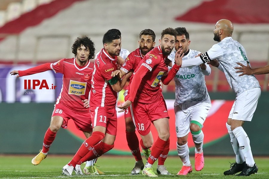   دیدار تیم‌های فوتبال پرسپولیس و آلومینیوم