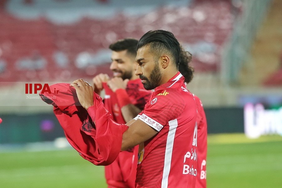   دیدار تیم‌های فوتبال پرسپولیس و آلومینیوم