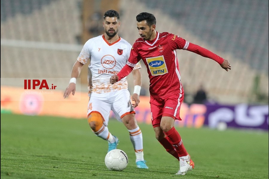   دیدار تیم های فوتبال پرسپولیس و مس رفسنجان