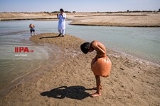   جاری شدن آب در رود جریکه سیستان 