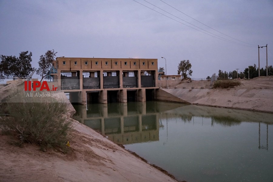   جاری شدن آب در رود جریکه سیستان 