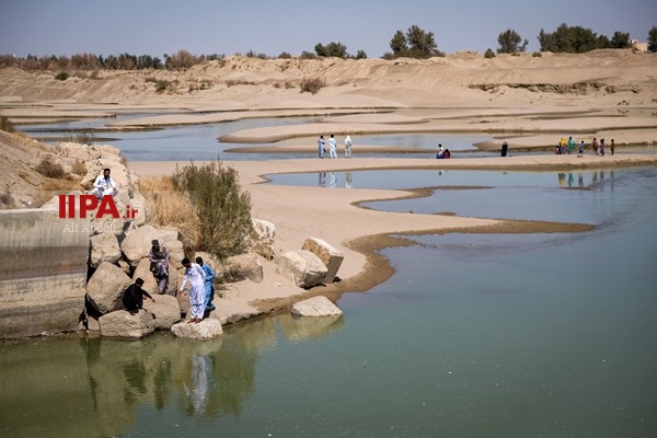 جاری شدن آب در رود جریکه سیستان