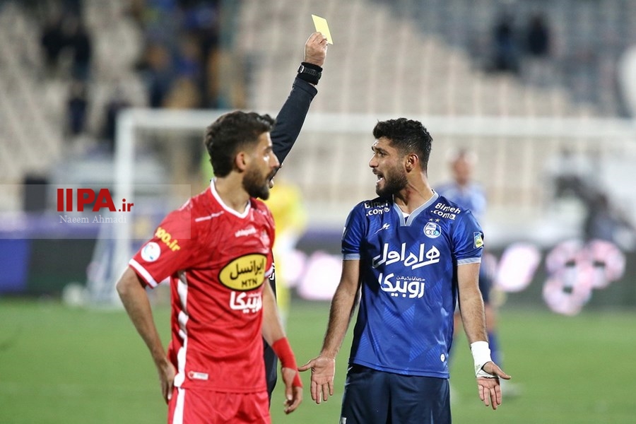   دیدار تیم های فوتبال پرسپولیس و استقلال
