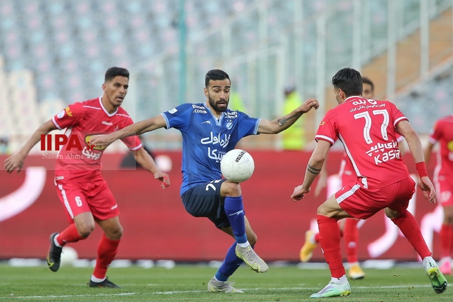   دیدار تیم های فوتبال پرسپولیس و استقلال