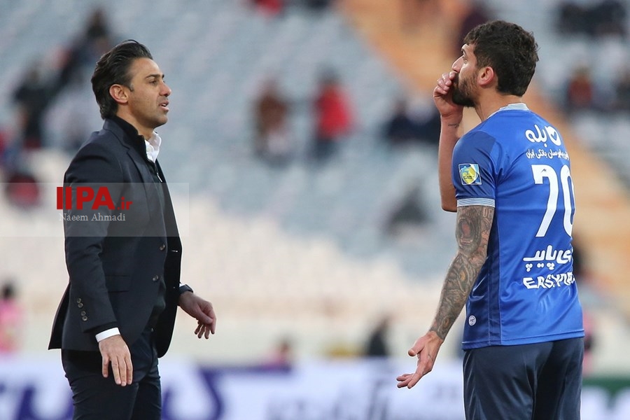   دیدار تیم های فوتبال پرسپولیس و استقلال
