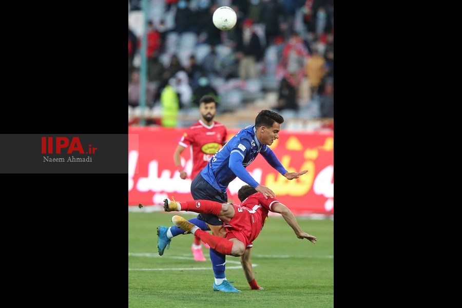   دیدار تیم های فوتبال پرسپولیس و استقلال