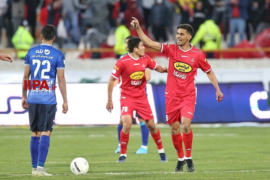   دیدار تیم های فوتبال پرسپولیس و استقلال