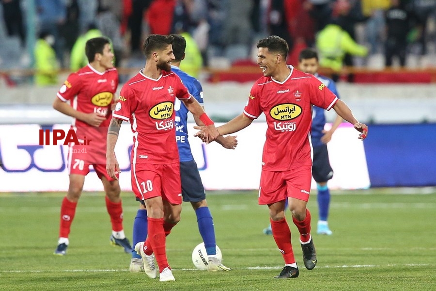   دیدار تیم های فوتبال پرسپولیس و استقلال