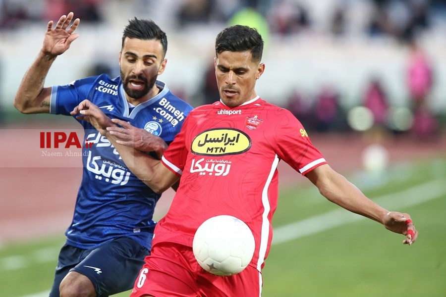   دیدار تیم های فوتبال پرسپولیس و استقلال