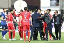   دیدار تیم های فوتبال پرسپولیس و استقلال