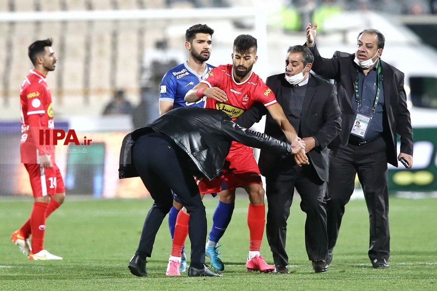   دیدار تیم های فوتبال پرسپولیس و استقلال