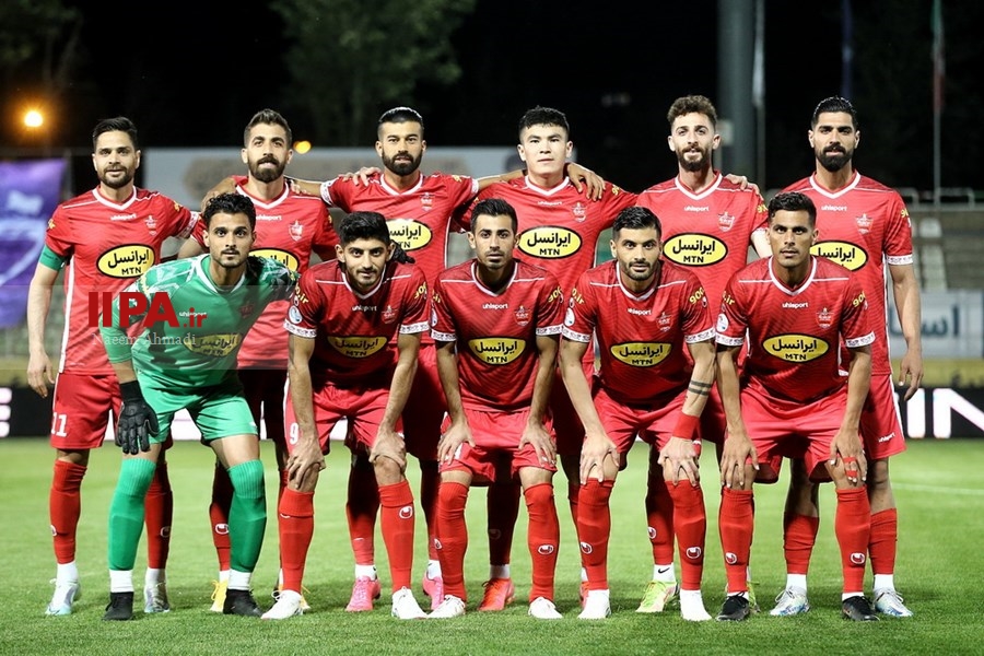   دیدار تیم های فوتبال هوادار و پرسپولیس