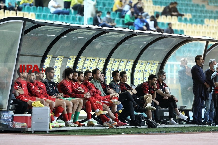   دیدار تیم های فوتبال هوادار و پرسپولیس
