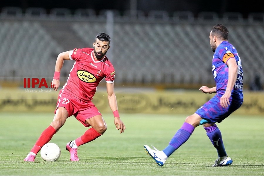   دیدار تیم های فوتبال هوادار و پرسپولیس