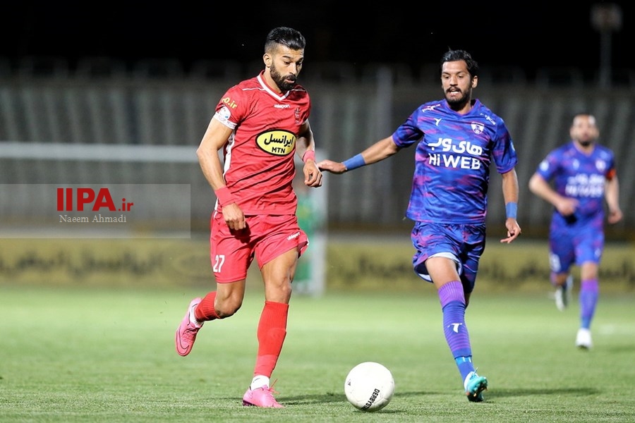   دیدار تیم های فوتبال هوادار و پرسپولیس