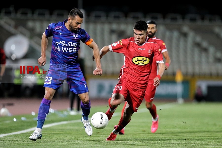   دیدار تیم های فوتبال هوادار و پرسپولیس