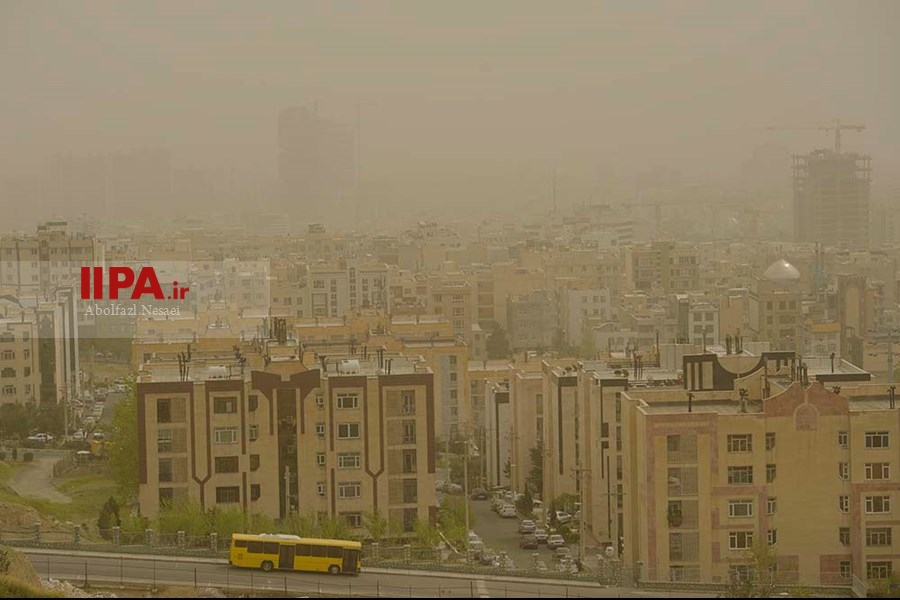   تهران غرق در گرد و غبار