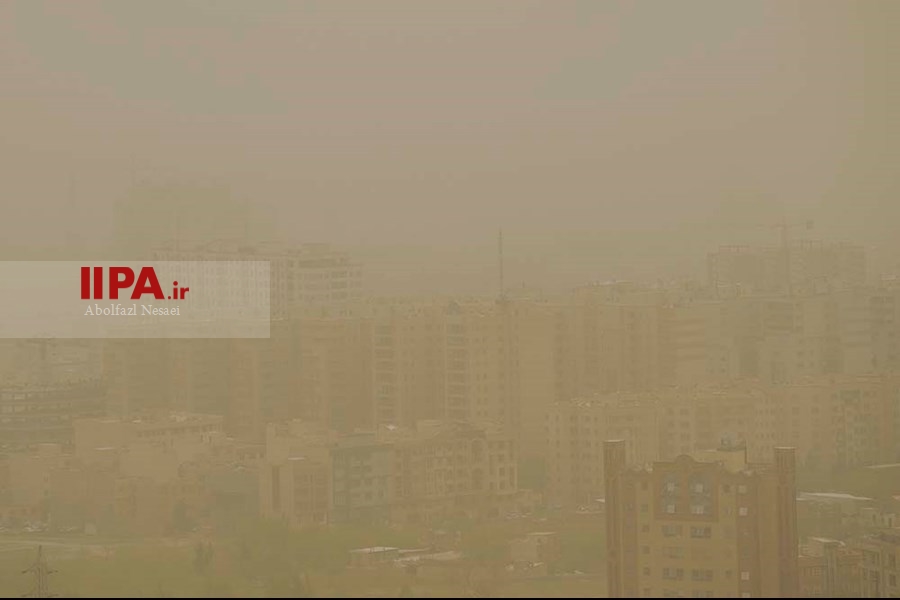   تهران غرق در گرد و غبار