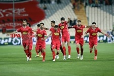   دیدار تیم های فوتبال پرسپولیس و آلومینیوم اراک