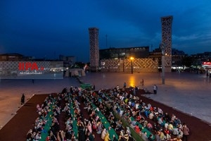 حوالی افطار در میدان امام حسین(ع)