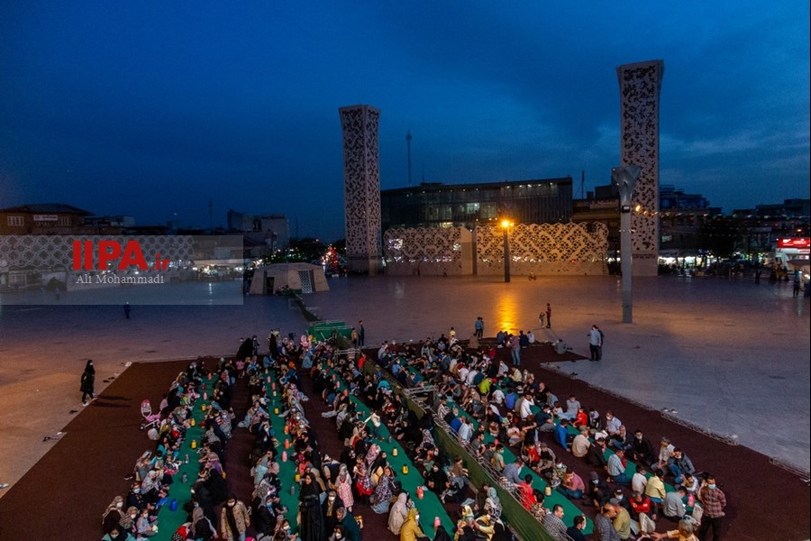   حوالی افطار در میدان امام حسین(ع)