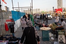   حوالی افطار در میدان امام حسین(ع)