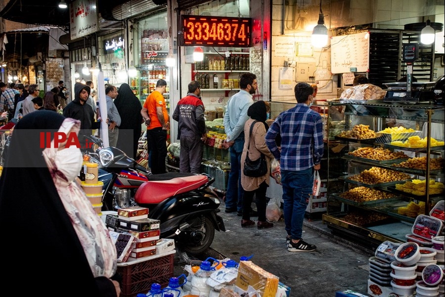   حوالی افطار در میدان امام حسین(ع)